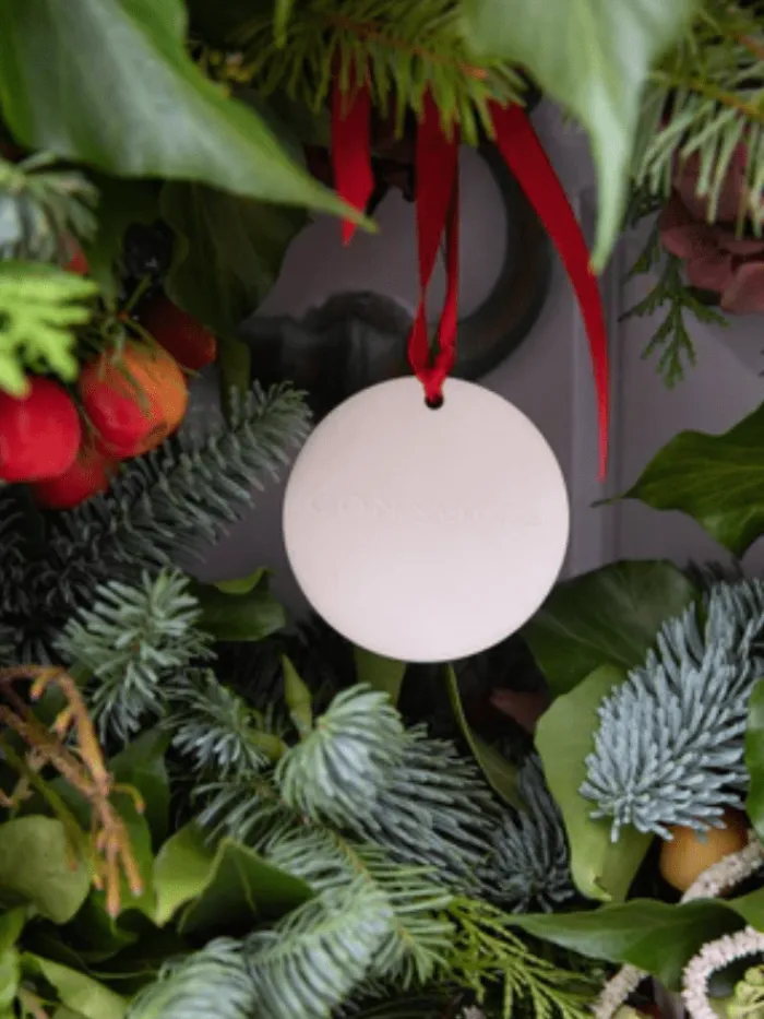 connock_london_winter_cer_4.webp Connock Candles And Diffusers | Gifts Under £50^London Winter Ceramic And Mist 06-0099