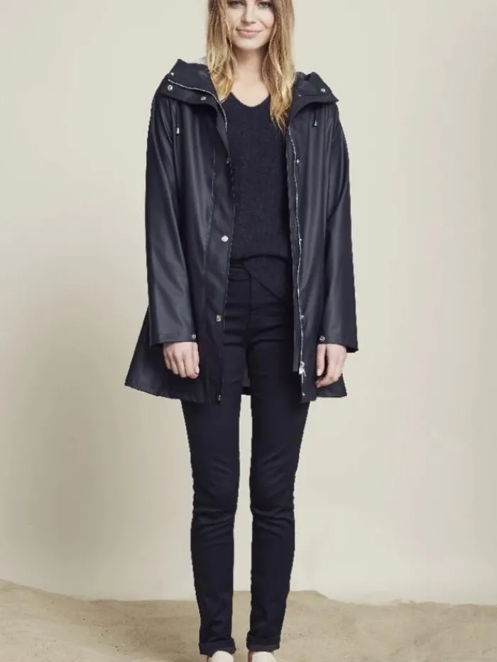 ilse_jacobsen_rain_rainco_2-1.webp Ilse Jacobsen Coats And Jackets | Rainwear^RAIN87 Raincoat Dark Indigo 660