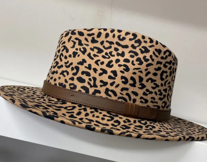 izzi_accessories_fedora_a_1.webp Izzi Hats Hats & Hair Accessories | Gifts Under £50^Izzi Accessories Fedora Animal Print Hat