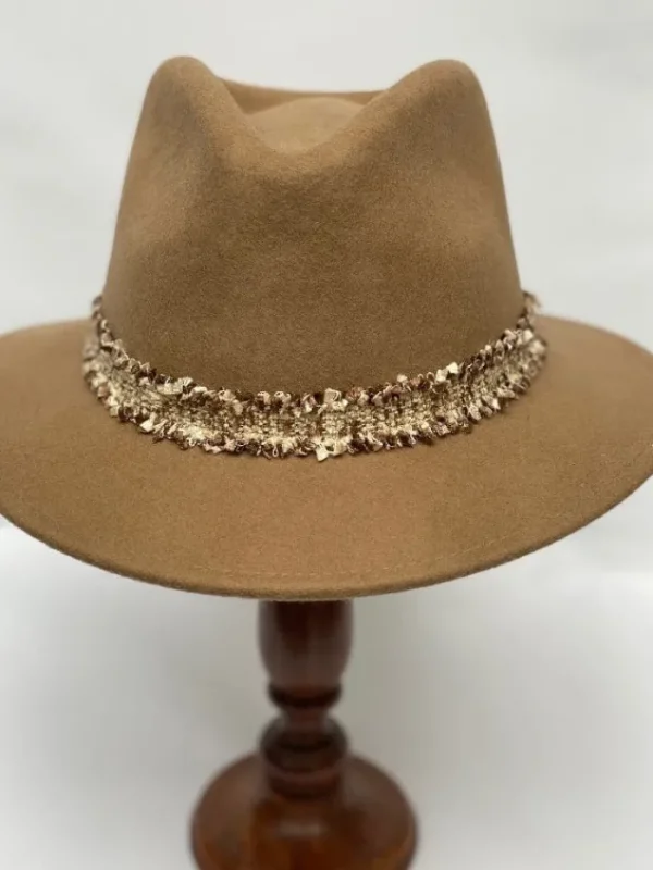 Izzi Hats Gifts Under £50 | Hats & Hair Accessories^Izzi Accessories Fedora Camel Hat With Boucle Tweed Band