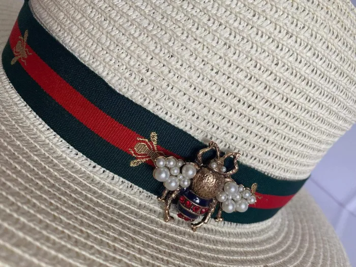 izzi_accessories_fedora_c_4.webp Izzi Hats Hats & Hair Accessories | Gifts Under £50^Izzi Accessories Fedora Cream Bee Hat Green/Red SH374