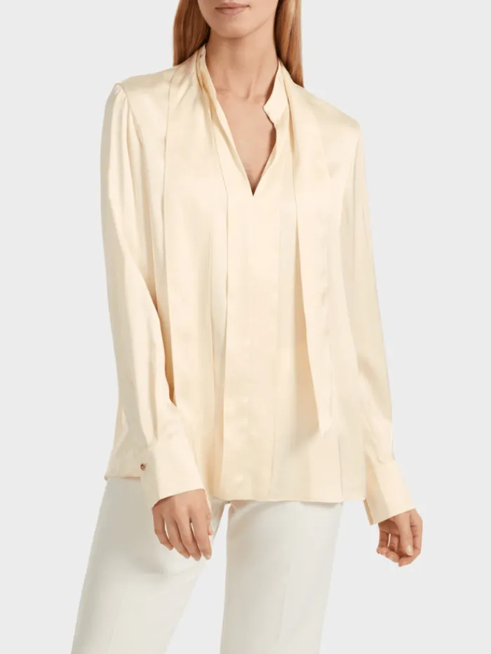 marc_cain_collections_cre_5.webp Marc Cain Collections Tops | Gifts Under £100^Cream Blouse With Scoop Neck VC 51.30 W60 COL 11