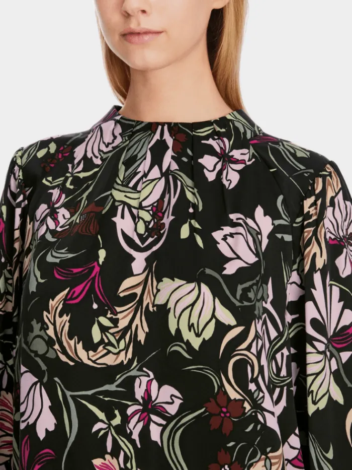 marc_cain_collections_flo_4.webp Marc Cain Collections Tops | Gifts Under £250^Floral Blouse With Silk XC 51.19 W44 COL 900