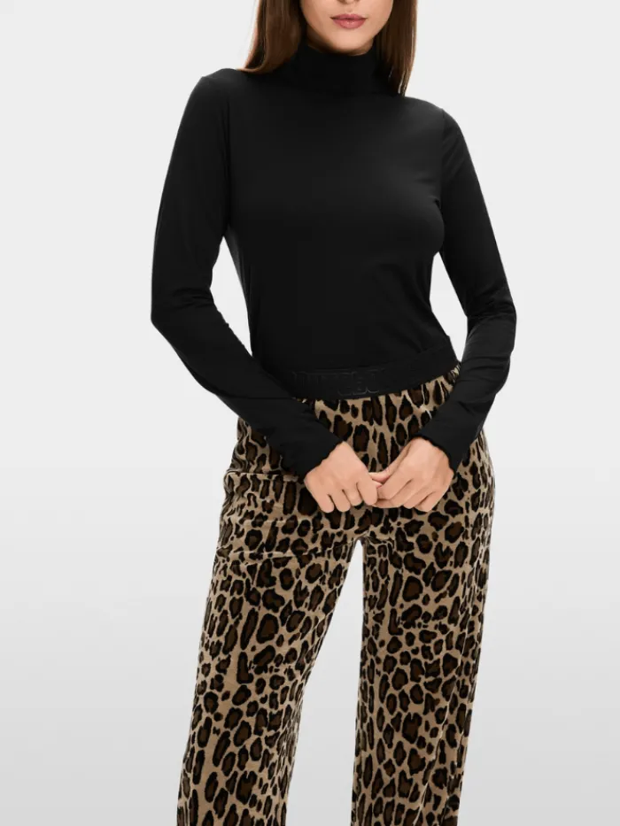 marc_cain_sports_long_sle_5-2.webp Marc Cain Sports Tops | Gifts Under £100^Long Sleeved Turtleneck Top In Black XS 48.18 J18 Col