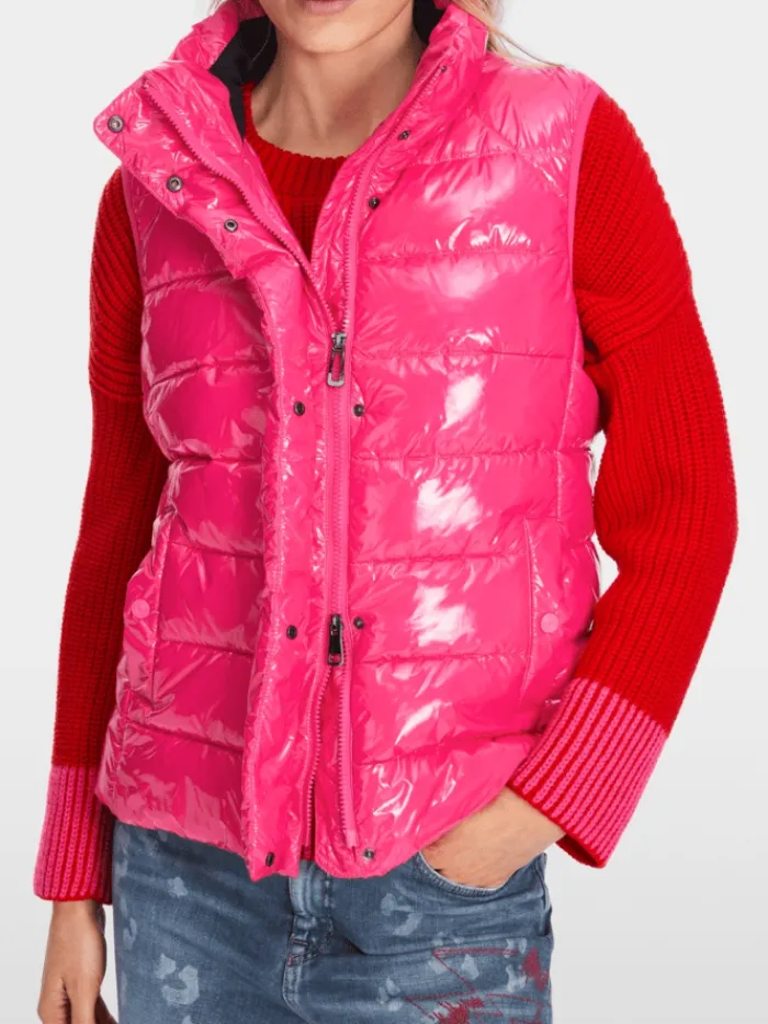 marc_cain_sports_shiny_qu_1.webp Marc Cain Sports Coats And Jackets | Puffers And Gilets^Shiny Quilted Gilet XS 37.03 W36 Col 244